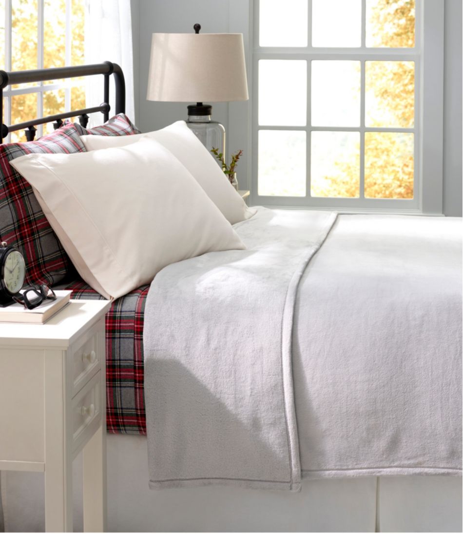 Wicked Cozy Light Blanket - Image 3
